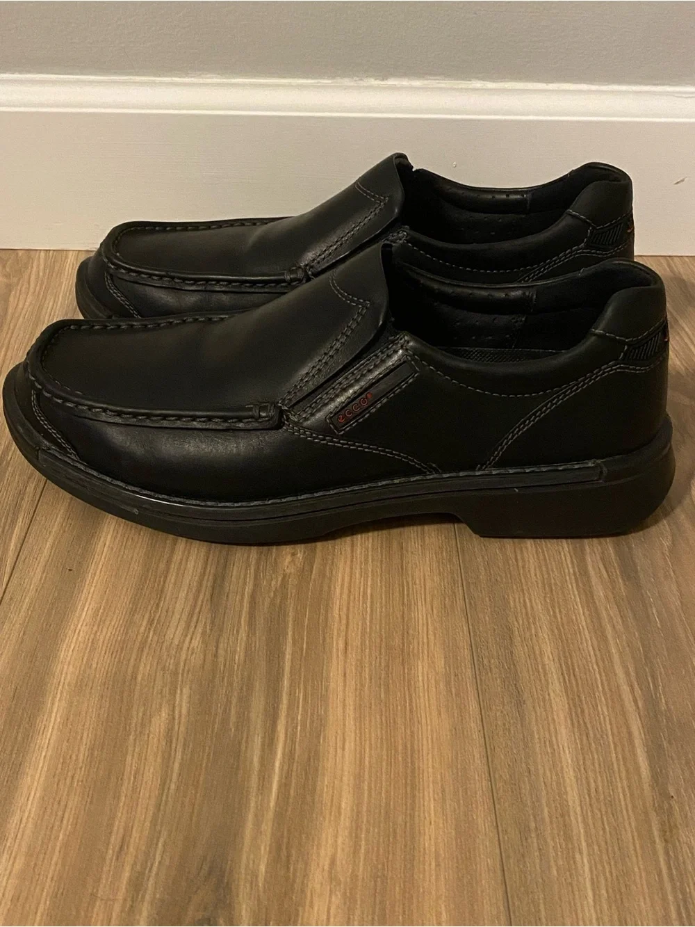 ECCO EU 44 Men’s US 10 10.5 black leather slip on loafers ltwt shock point shoes